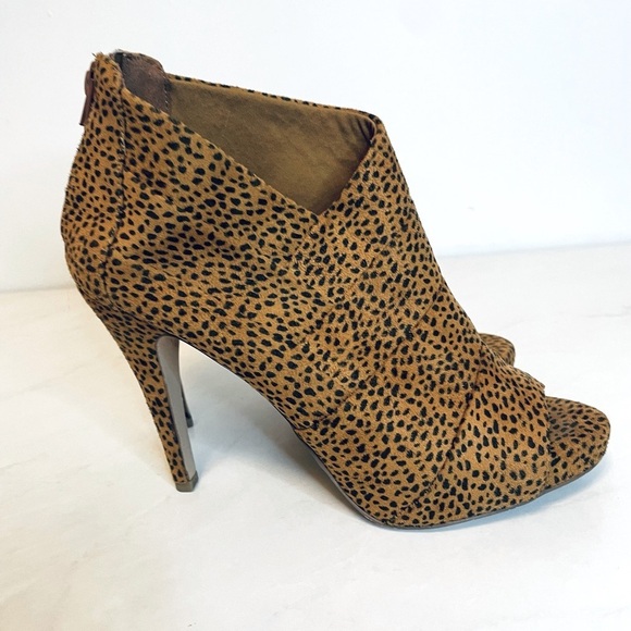 FERGALICIOUS Leopard Print Ankle Booties - Picture 1 of 12